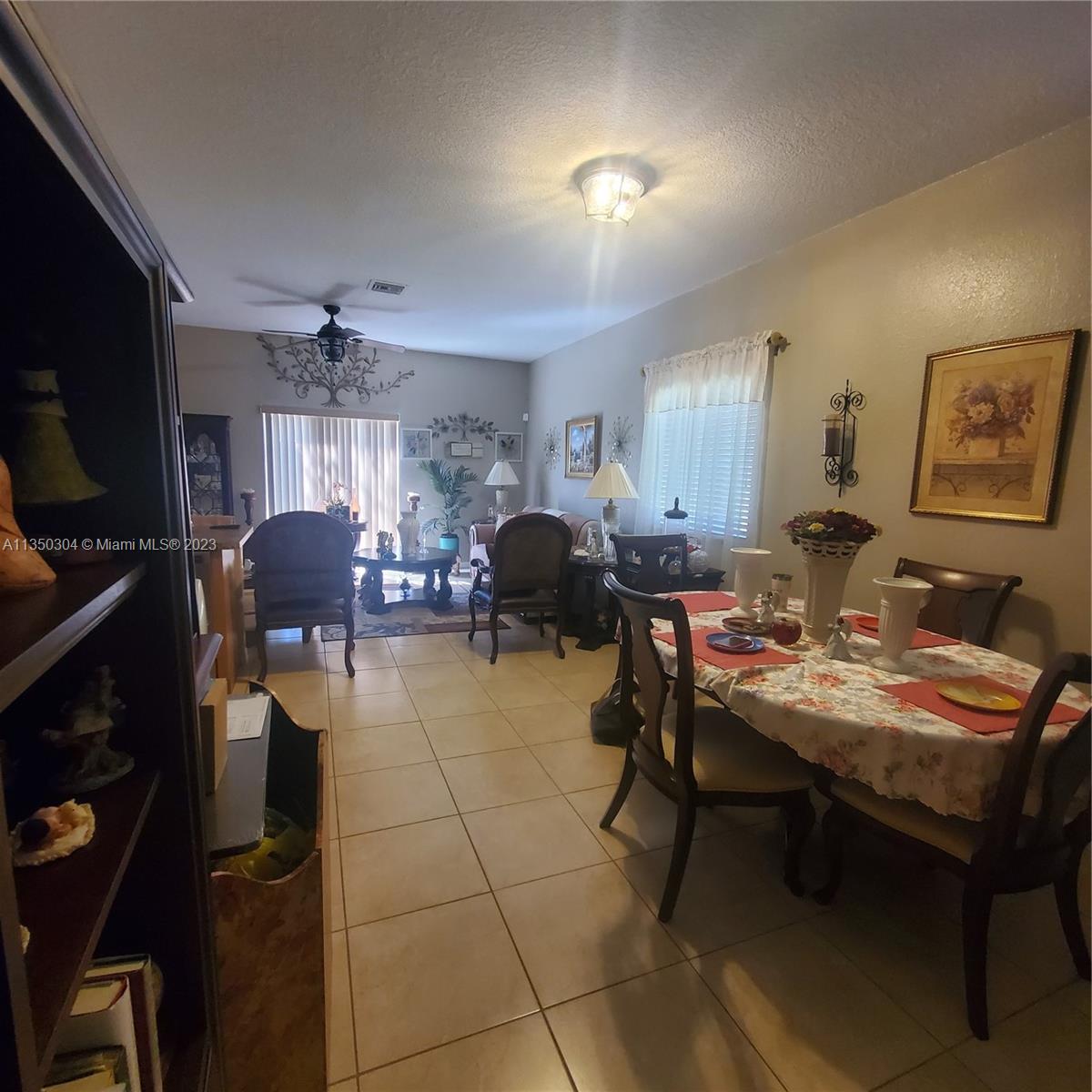 Photo 5 of 16 of listing 7585bffb-5539-4eab-a21e-4cc42b6c7229 condo