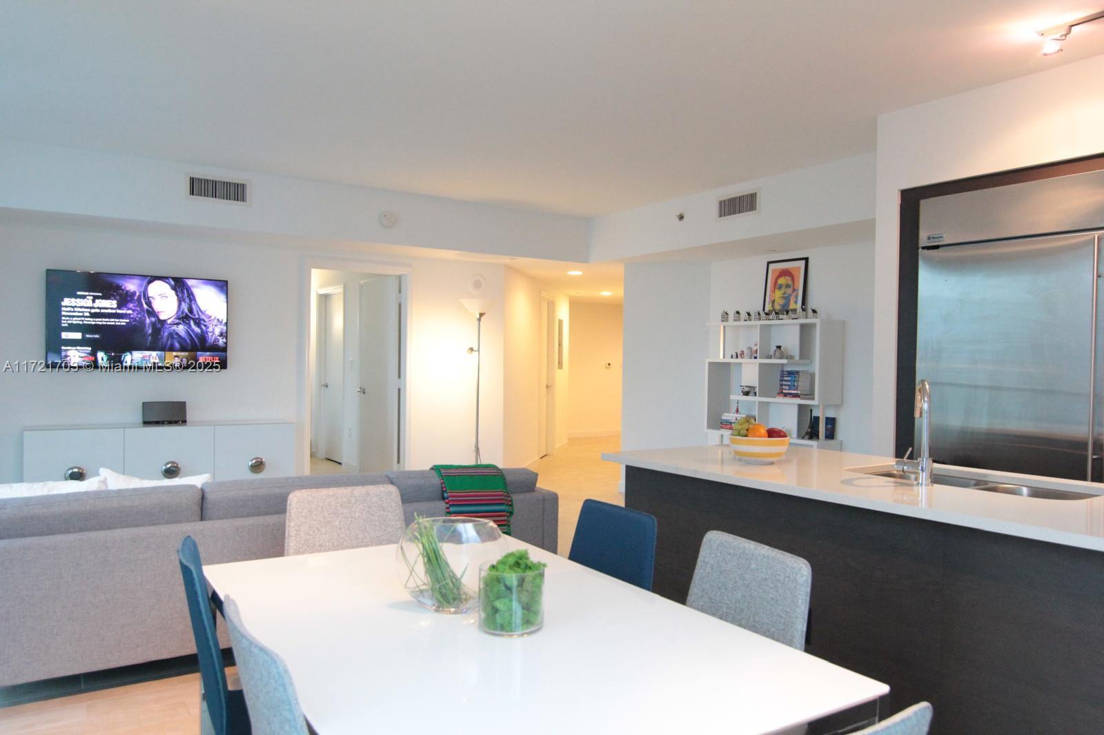 55 SE 6th St 3201