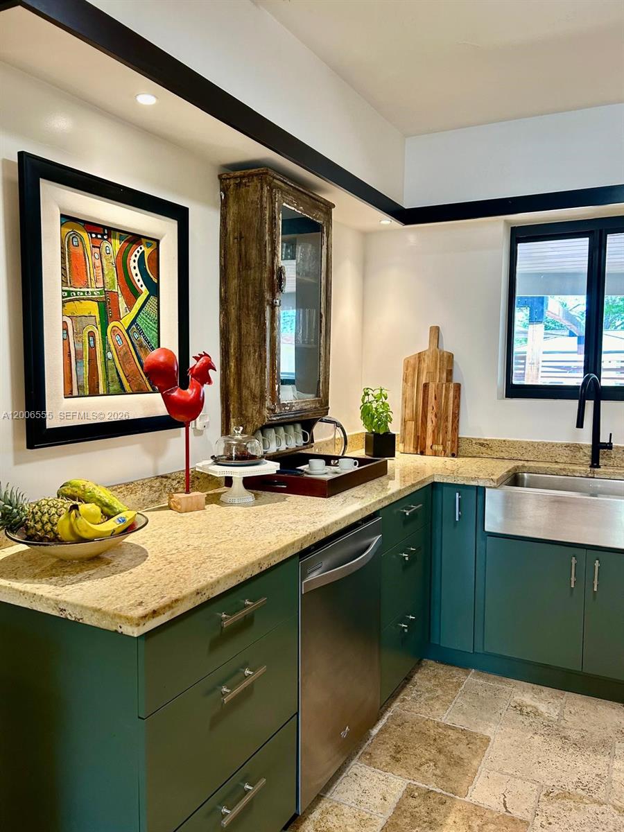 PLANTATION GARDENS 2ND SE - Residential