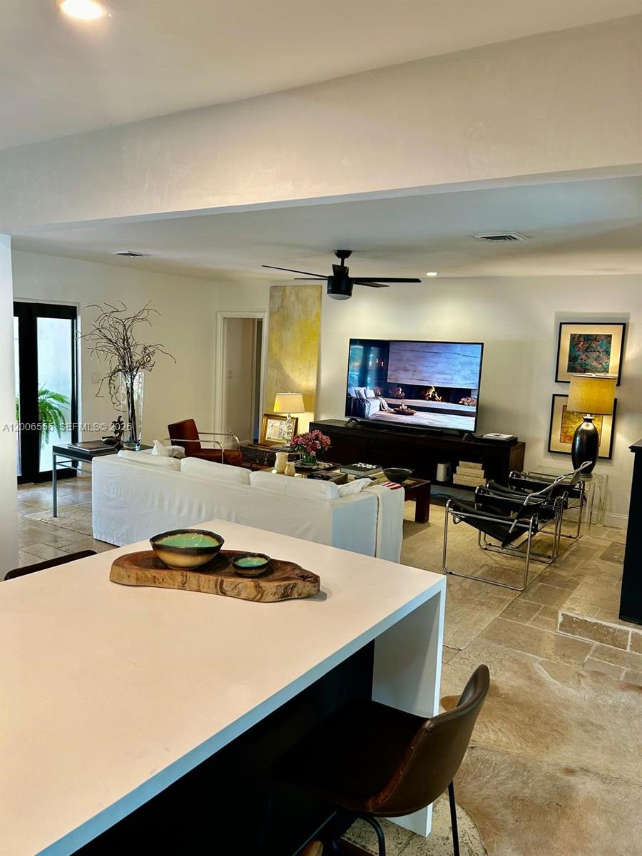 PLANTATION GARDENS 2ND SE - Residential