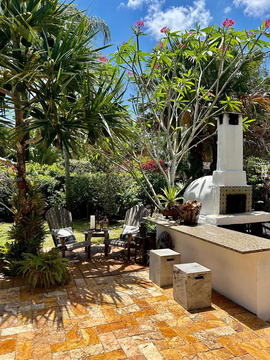 PLANTATION GARDENS 2ND SE - Residential