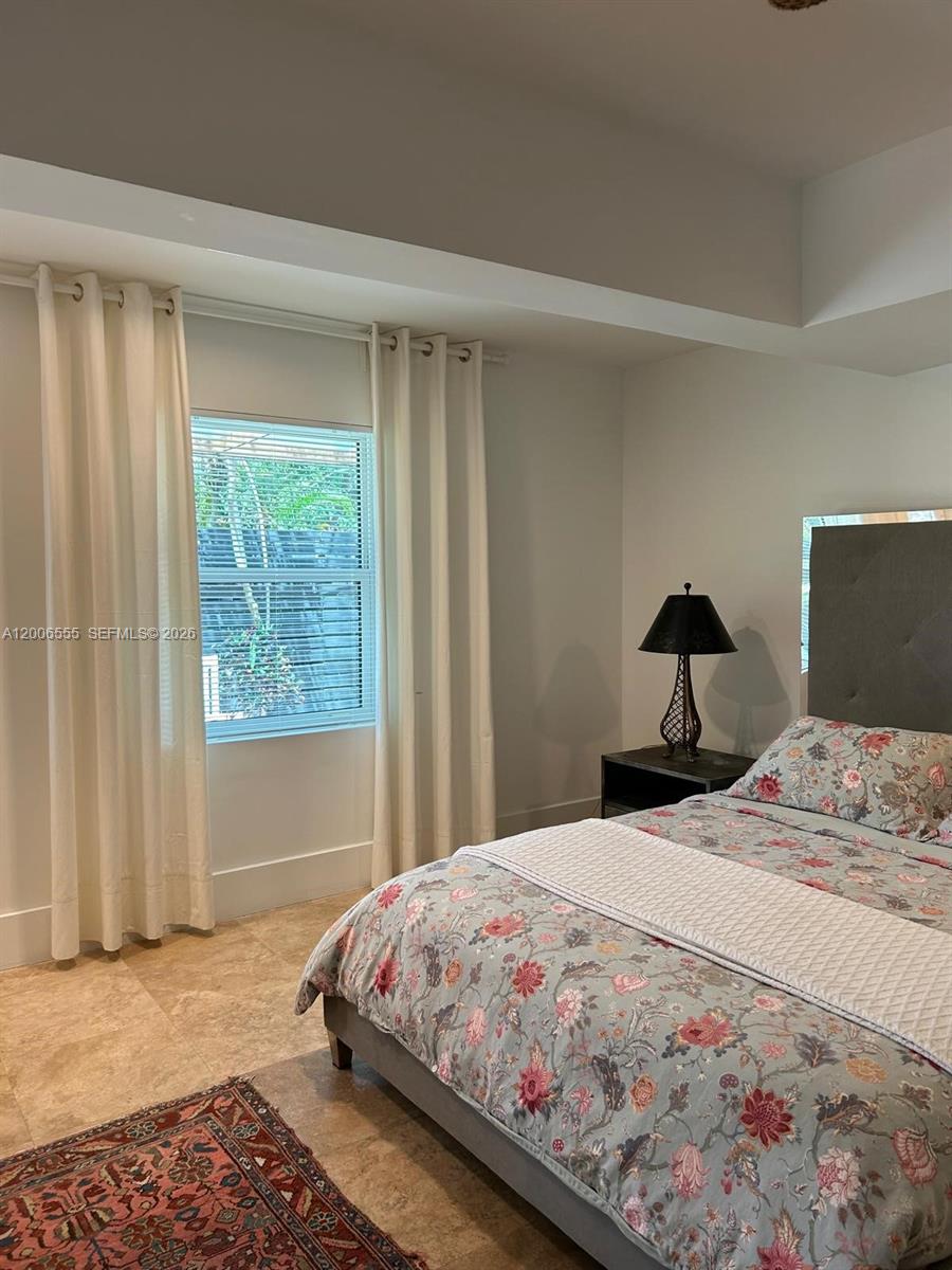 PLANTATION GARDENS 2ND SE - Residential