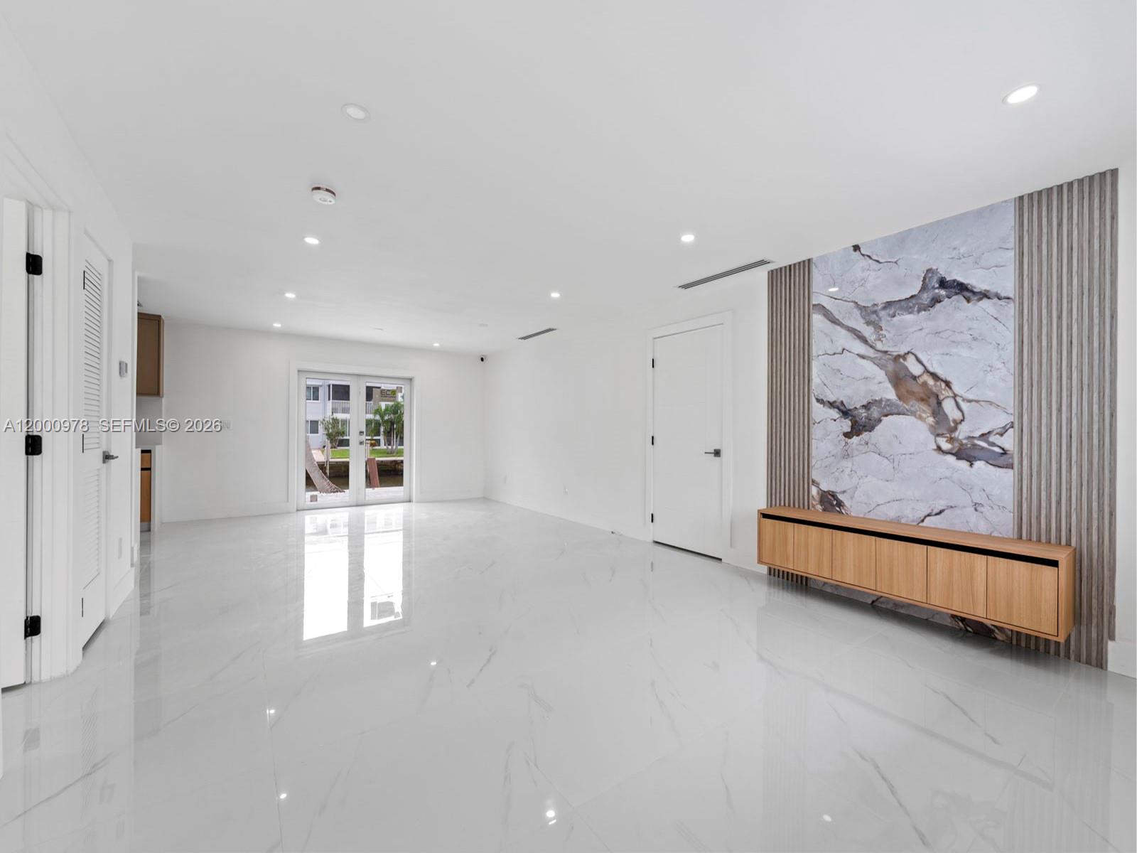 RIO NUEVO ISLE - Residential