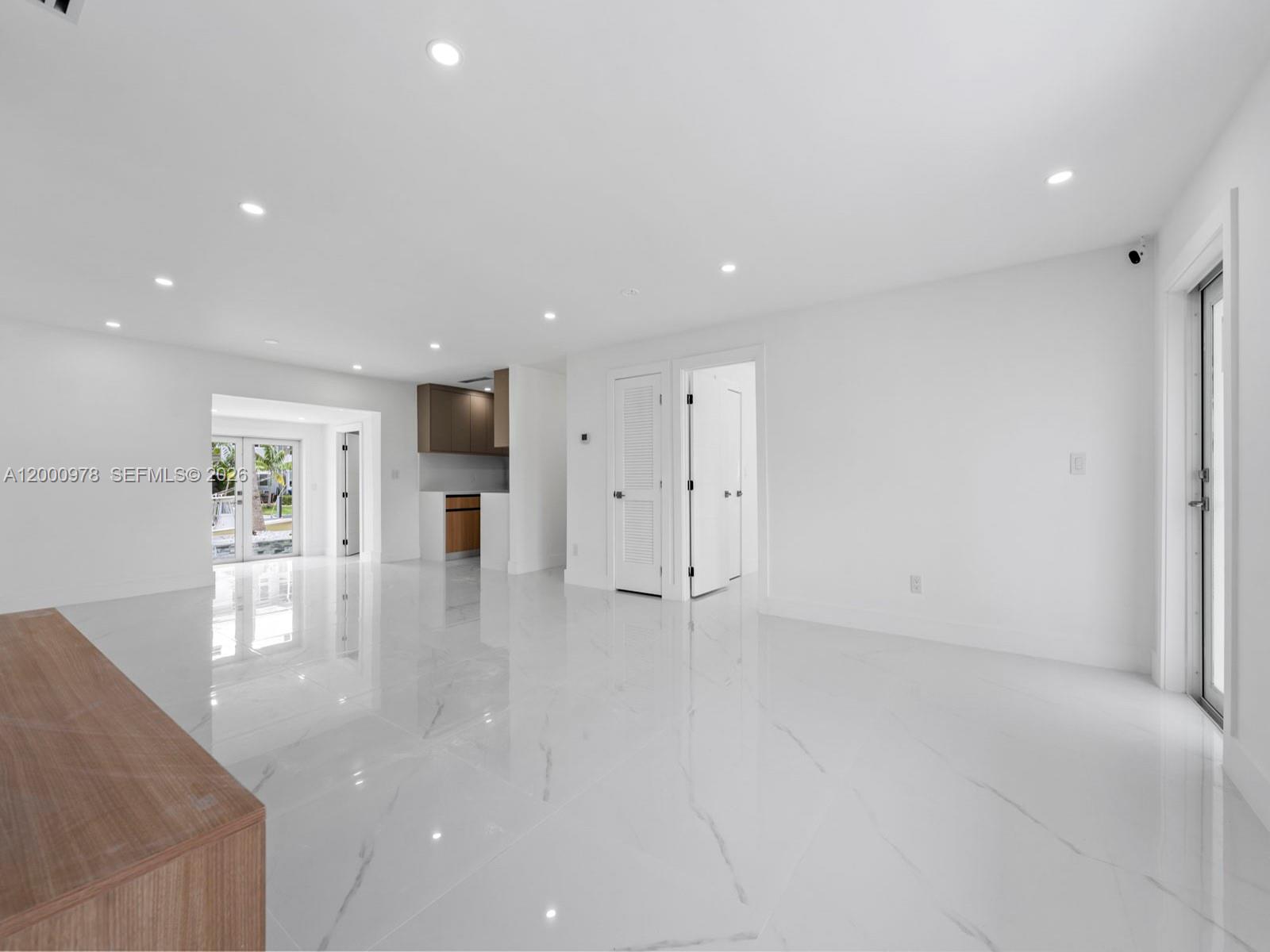 RIO NUEVO ISLE - Residential