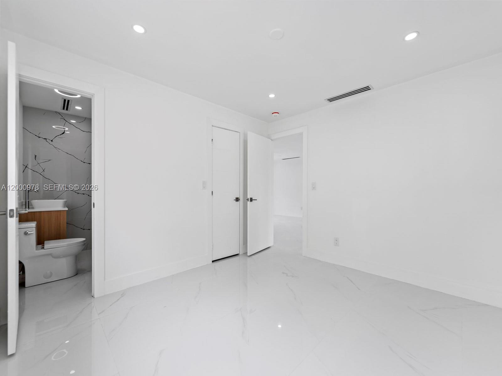 RIO NUEVO ISLE - Residential