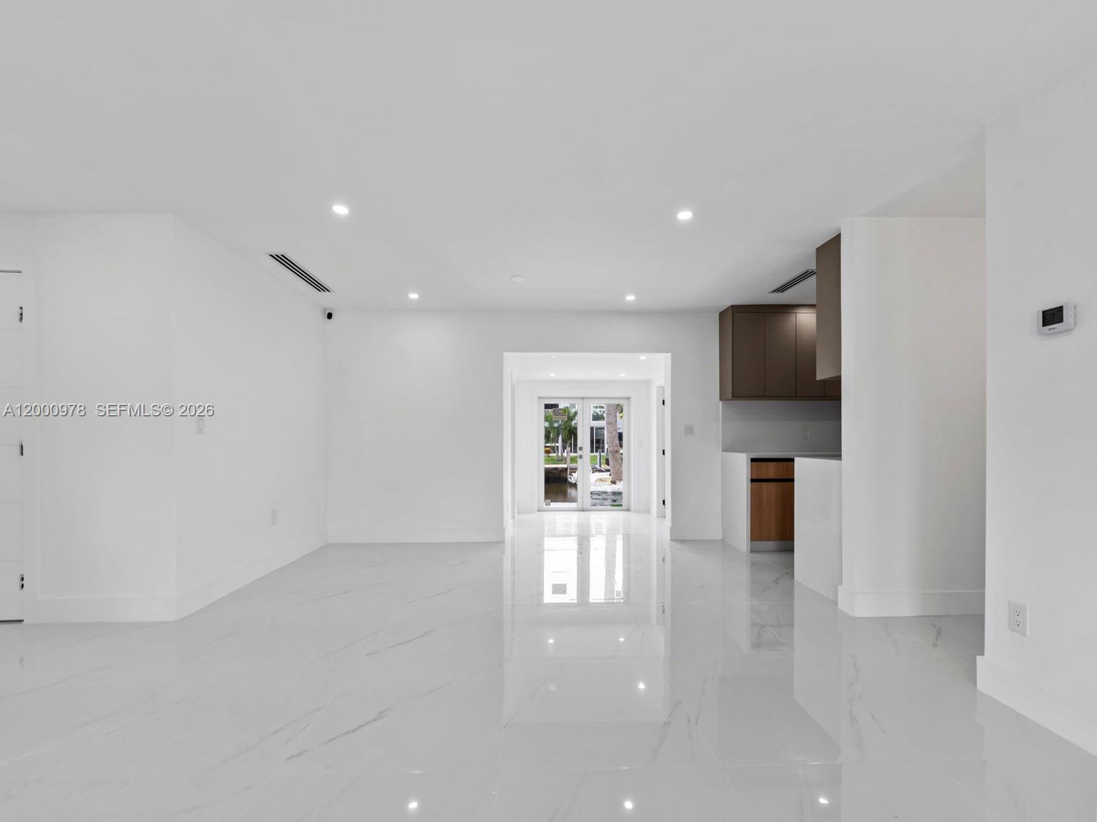 RIO NUEVO ISLE - Residential