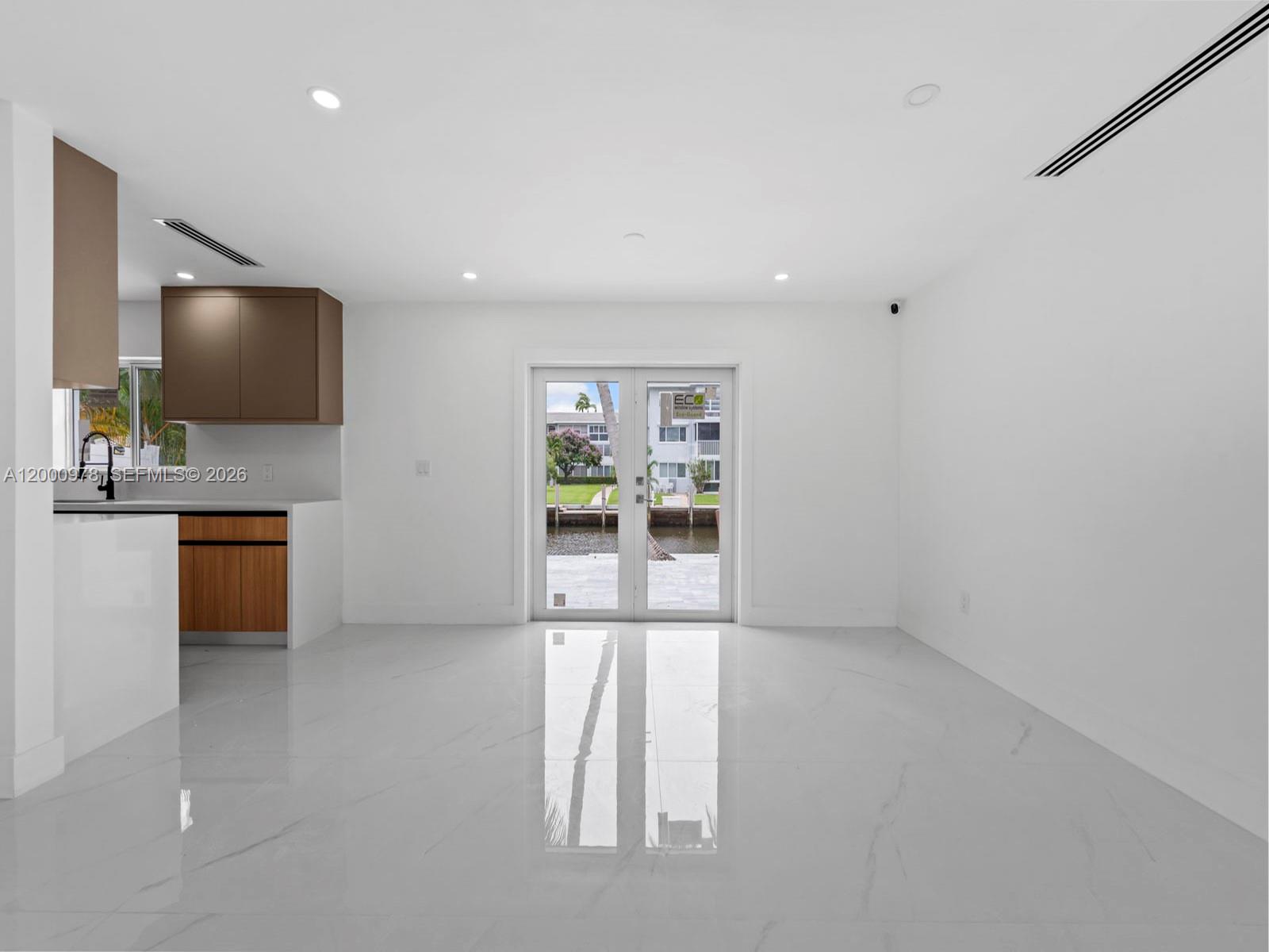 RIO NUEVO ISLE - Residential