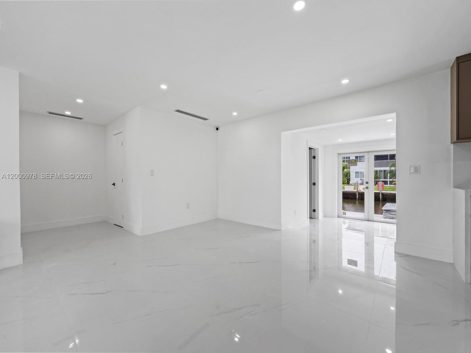 RIO NUEVO ISLE - Residential