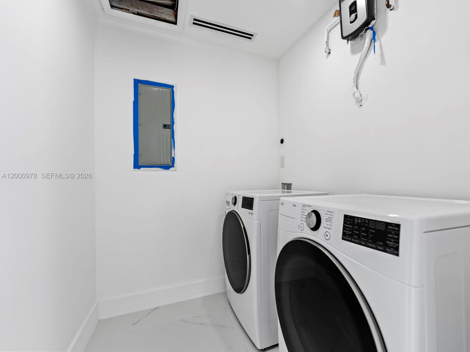 RIO NUEVO ISLE - Residential