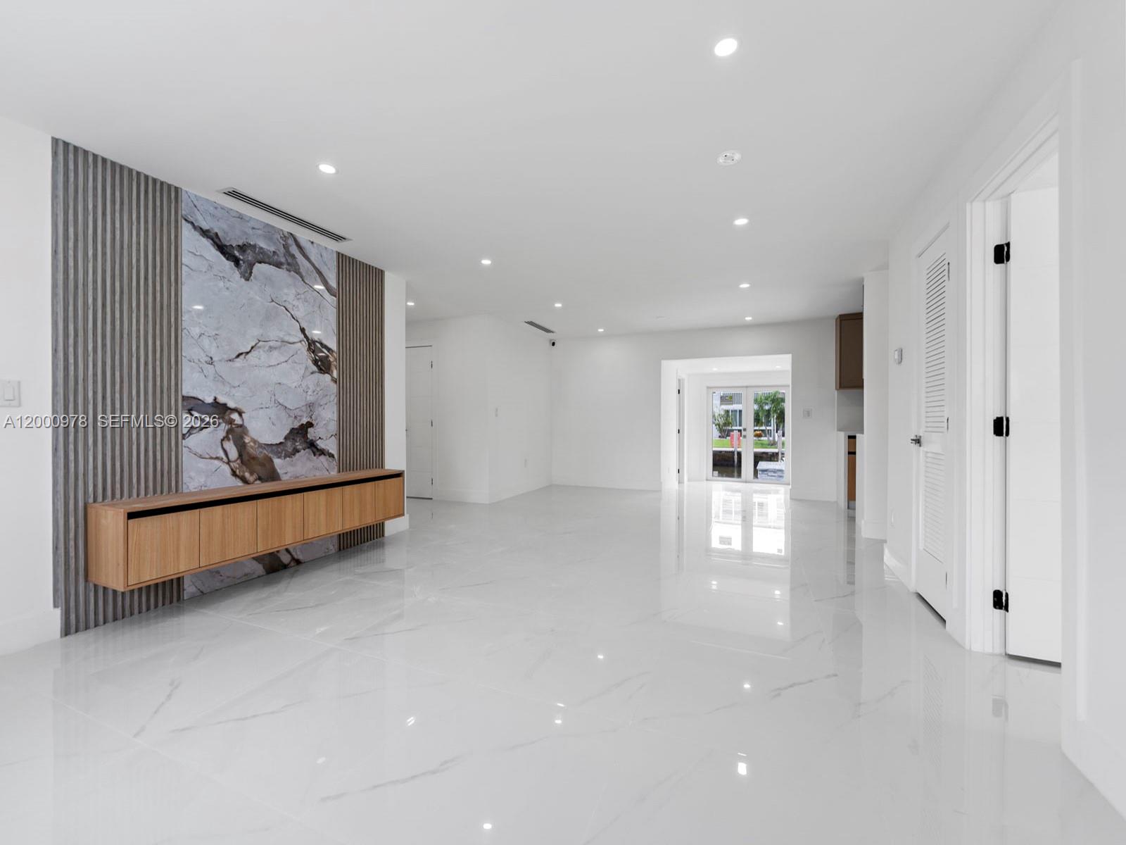 RIO NUEVO ISLE - Residential