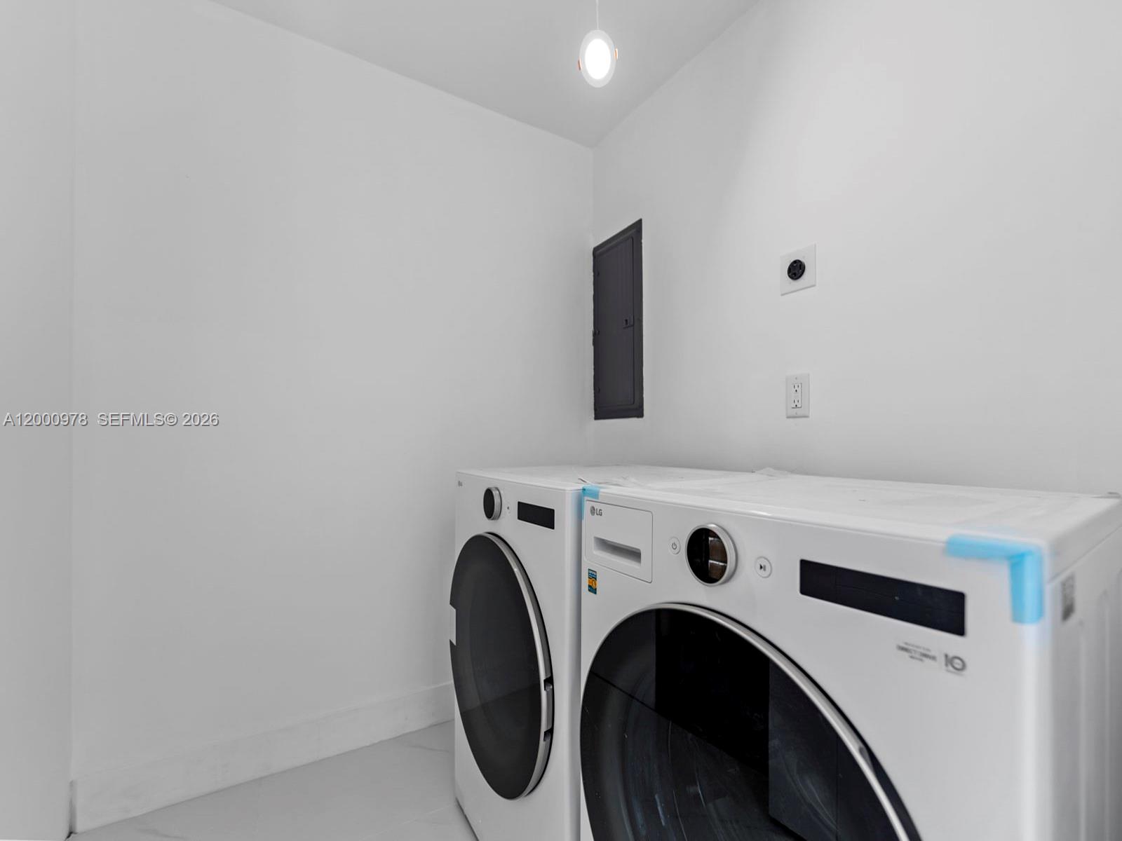 RIO NUEVO ISLE - Residential