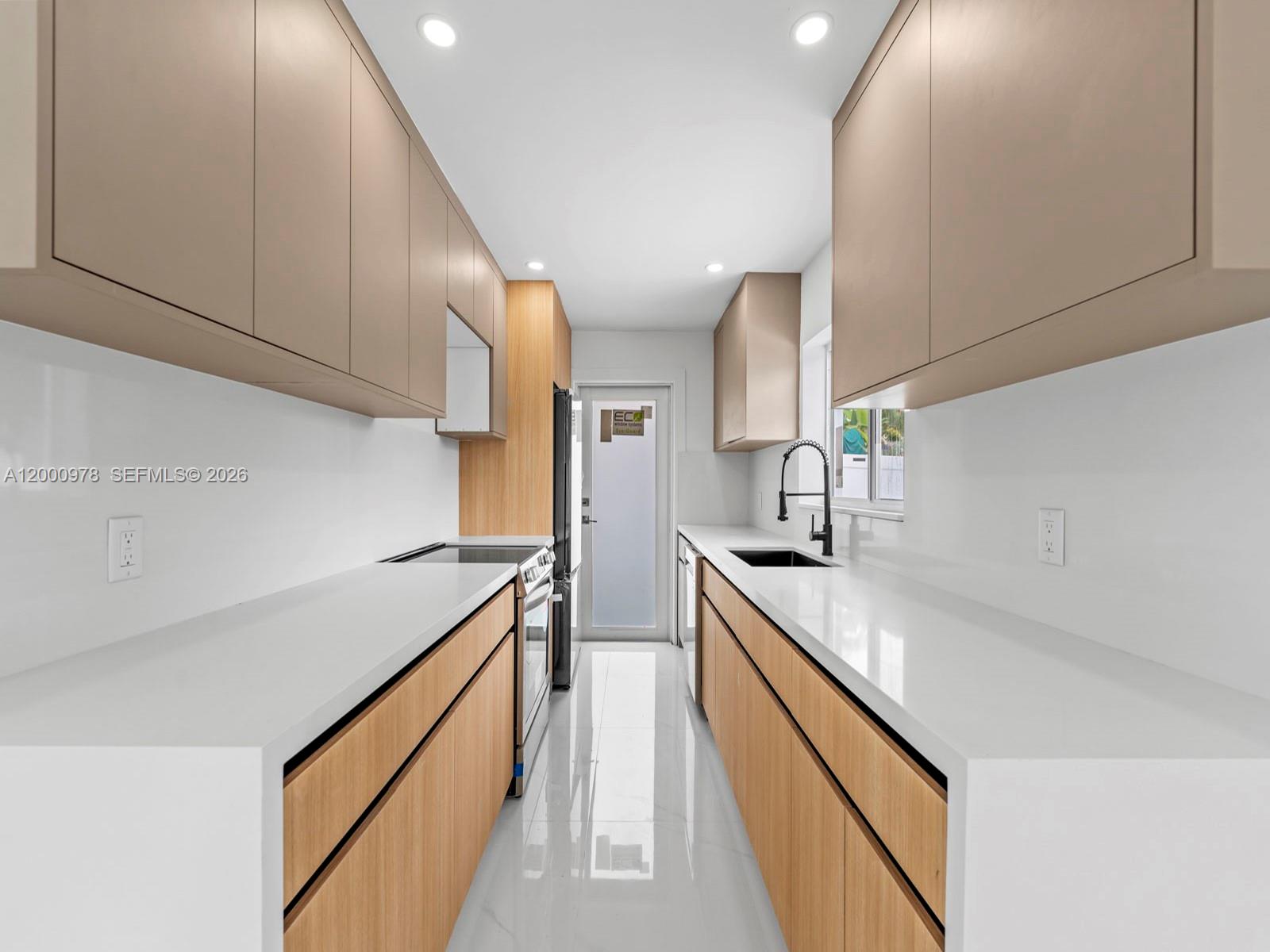 RIO NUEVO ISLE - Residential