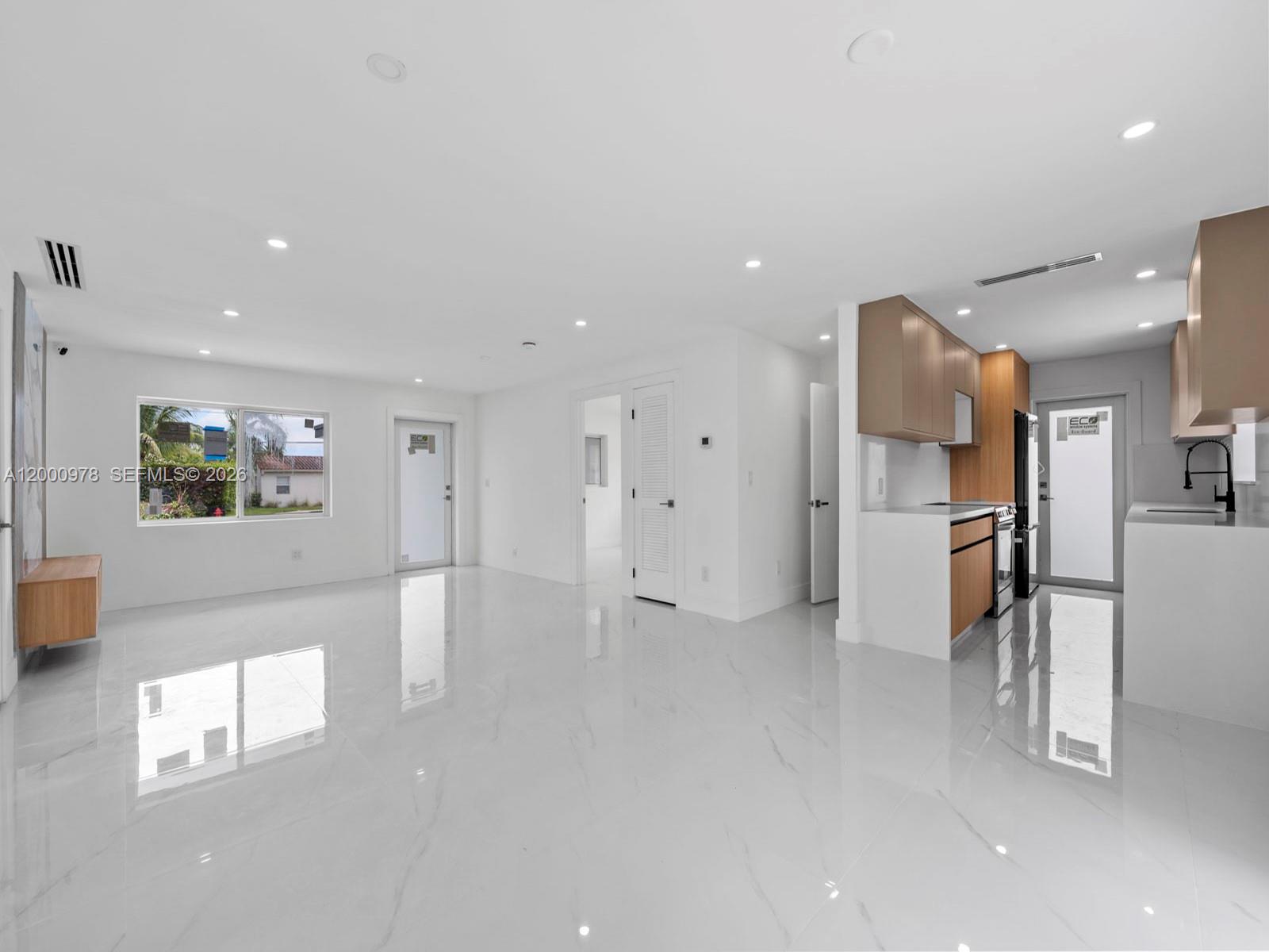 RIO NUEVO ISLE - Residential