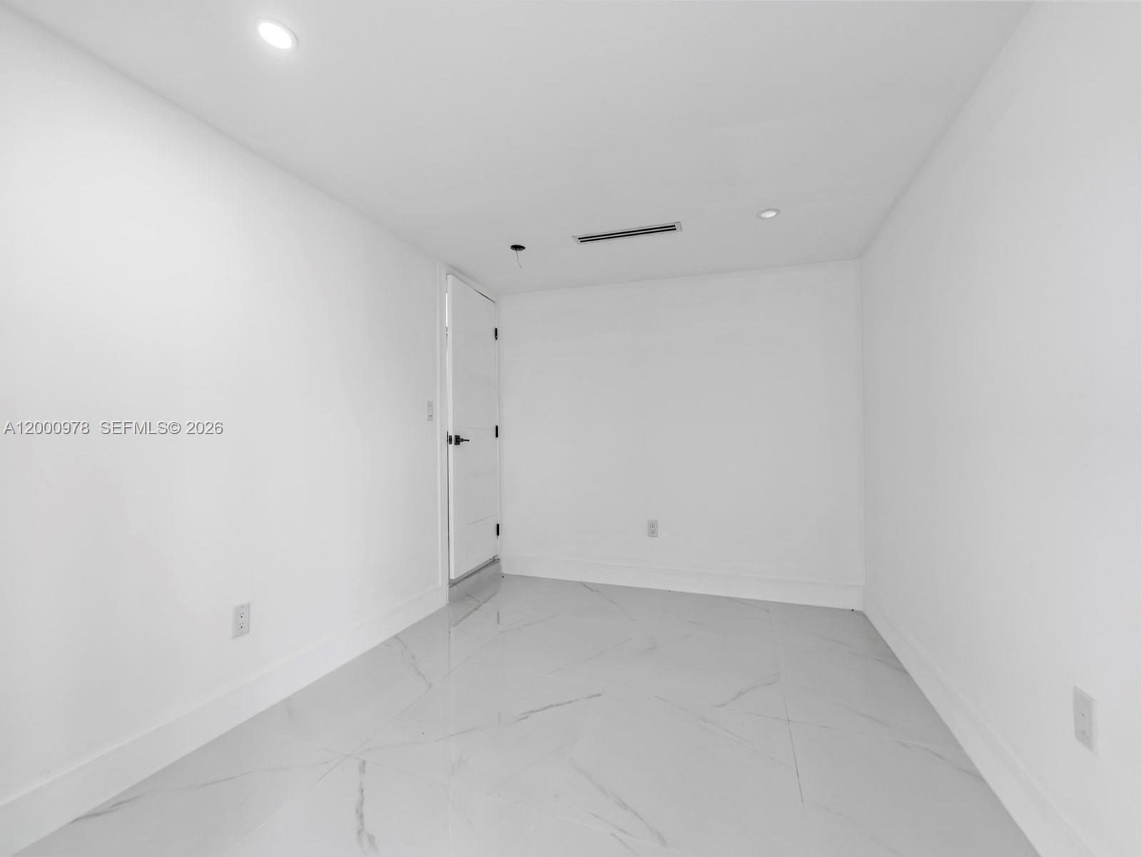 RIO NUEVO ISLE - Residential