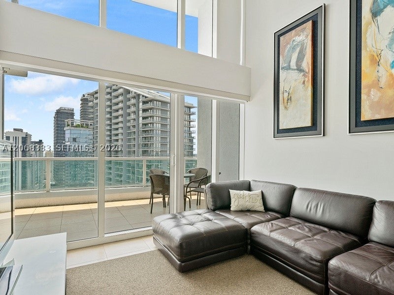 41 SE 5th St 2310