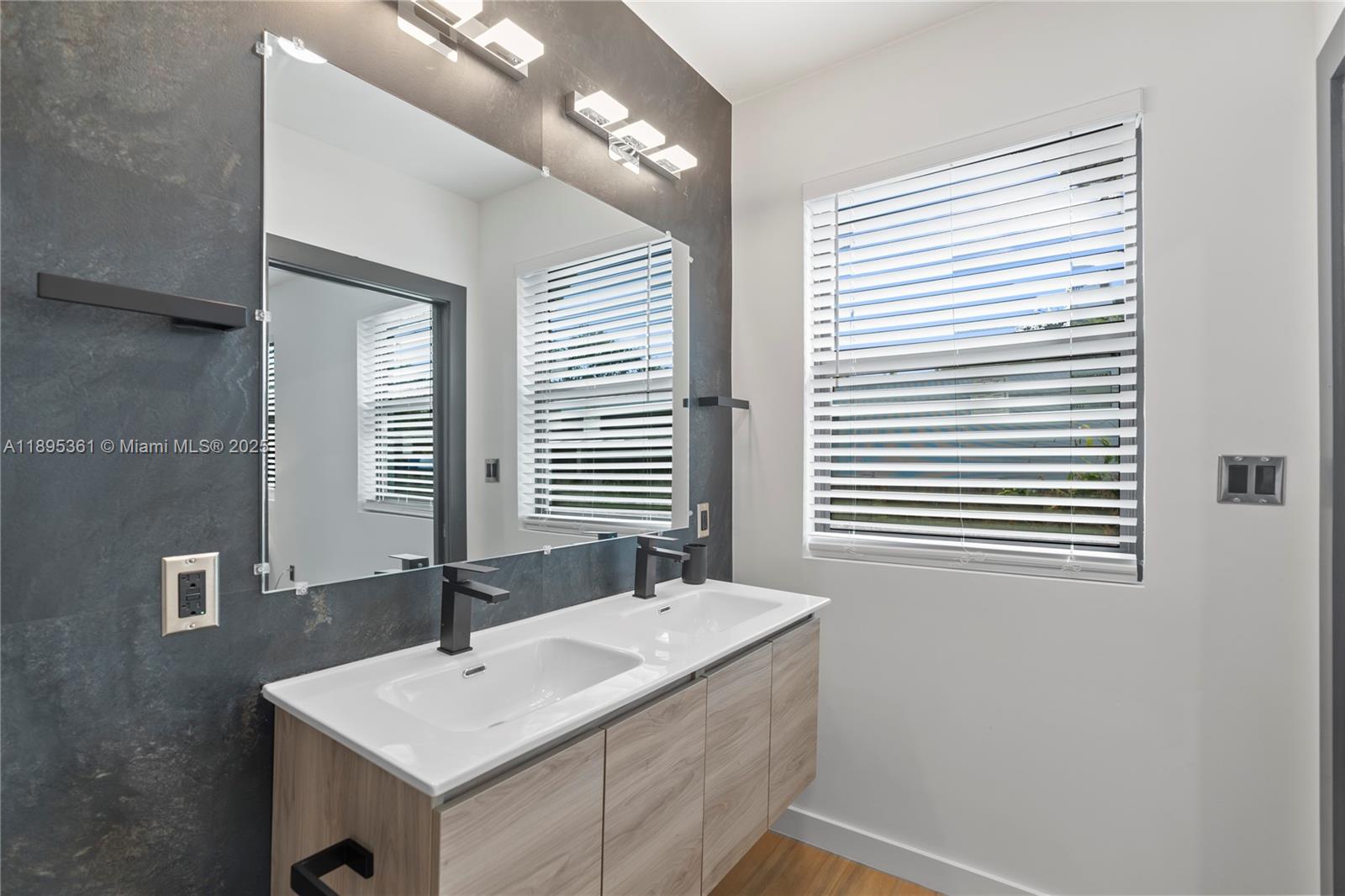 OVERBROOK SHORES NO 3 - Residential Lease