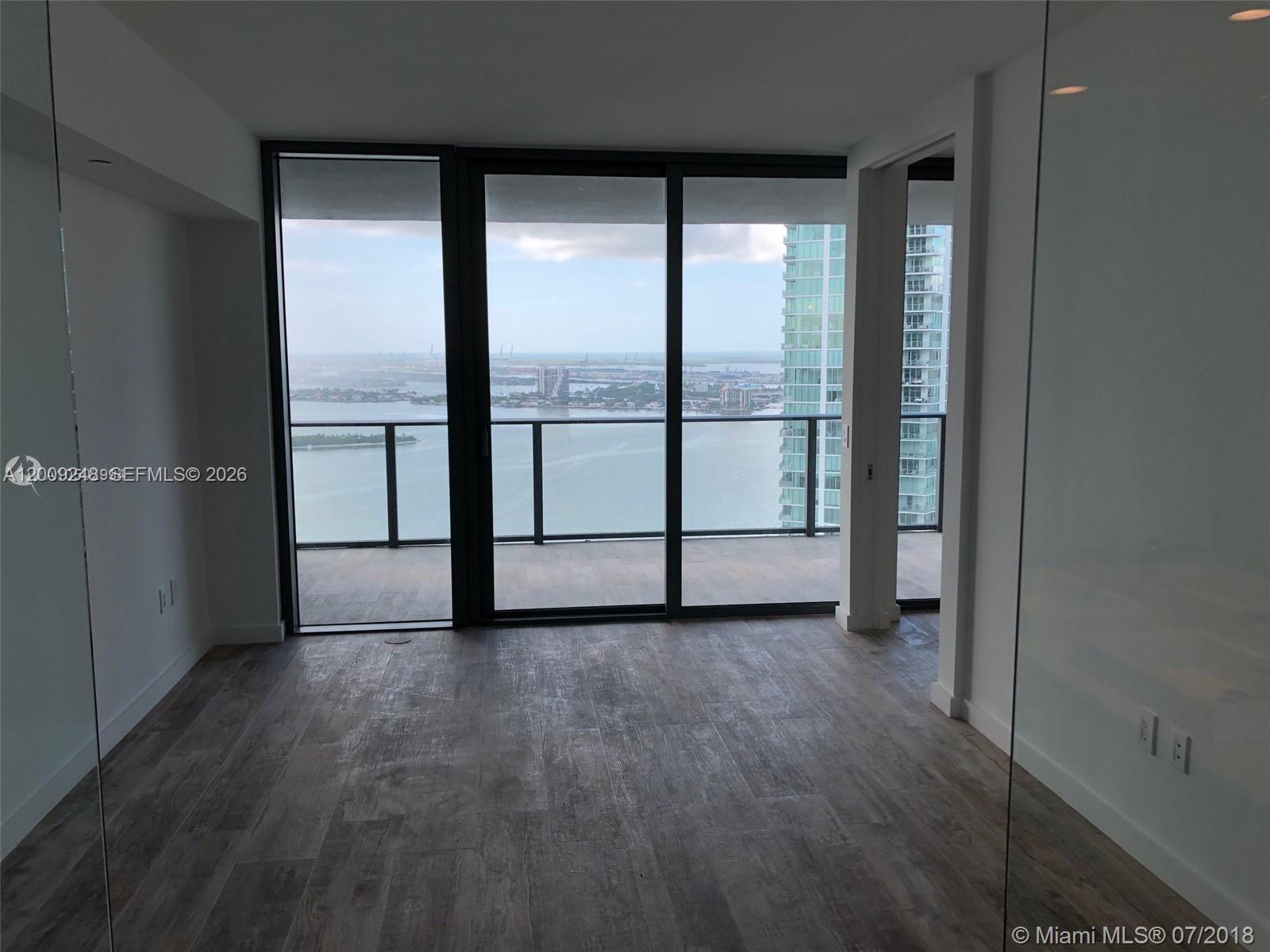 650 NE 32nd St 4005