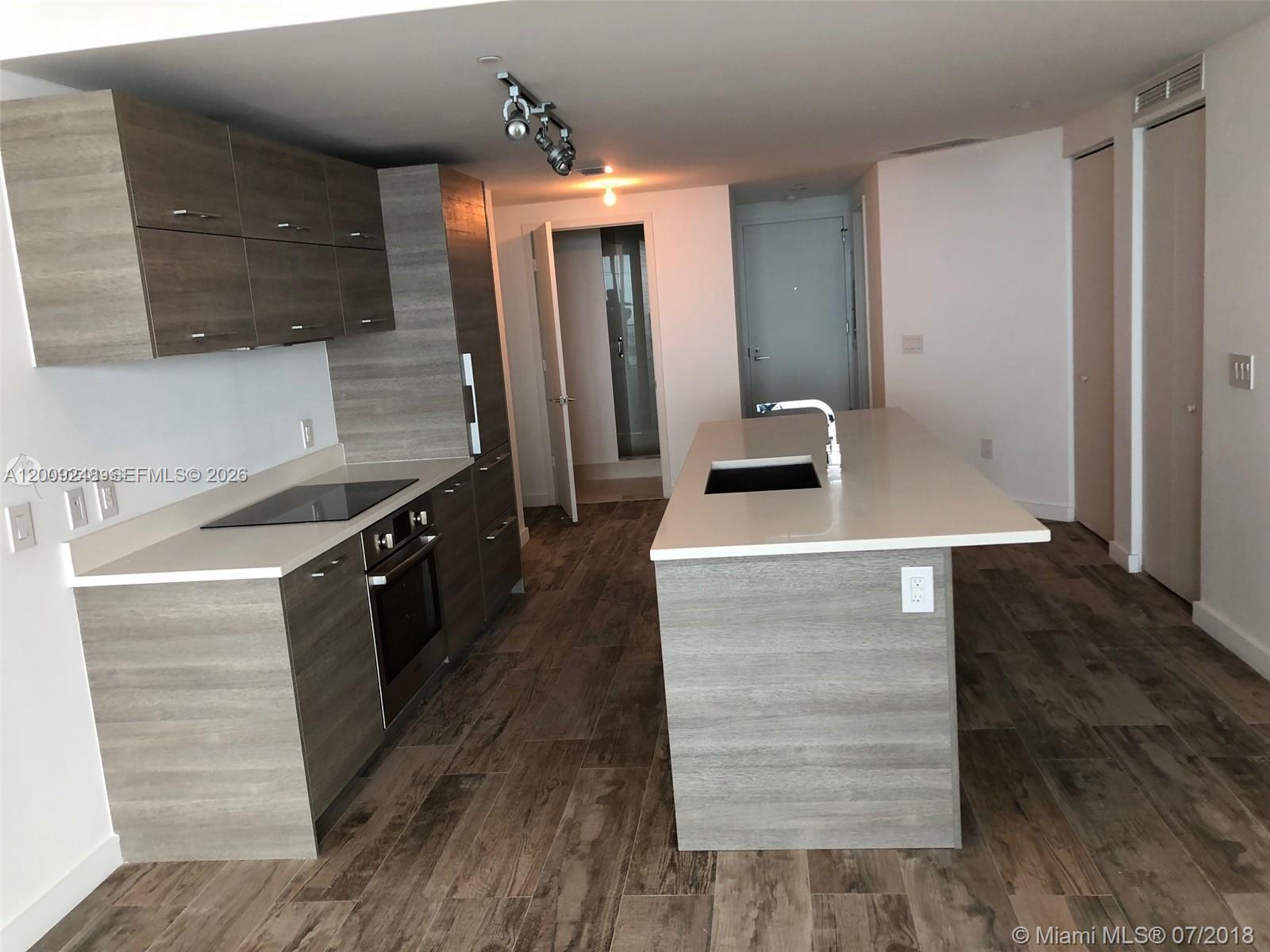 650 NE 32nd St 4005