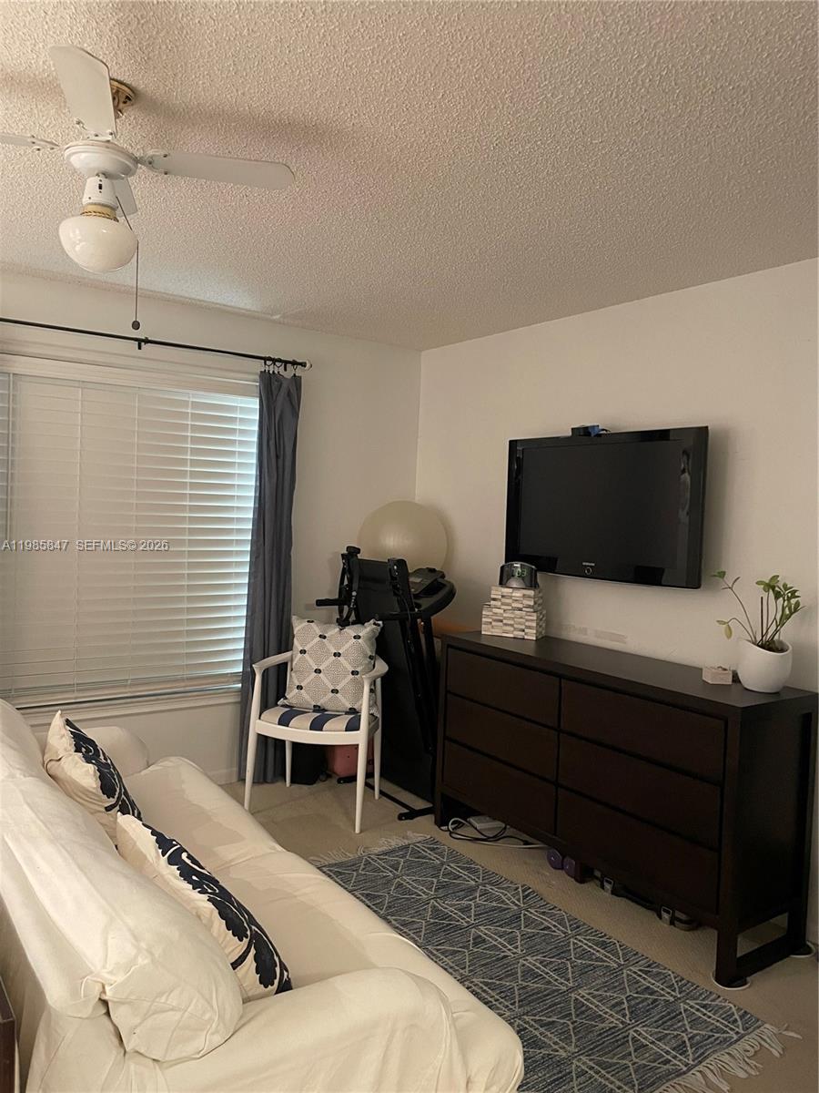 LAGO DEL REY CONDO - Residential