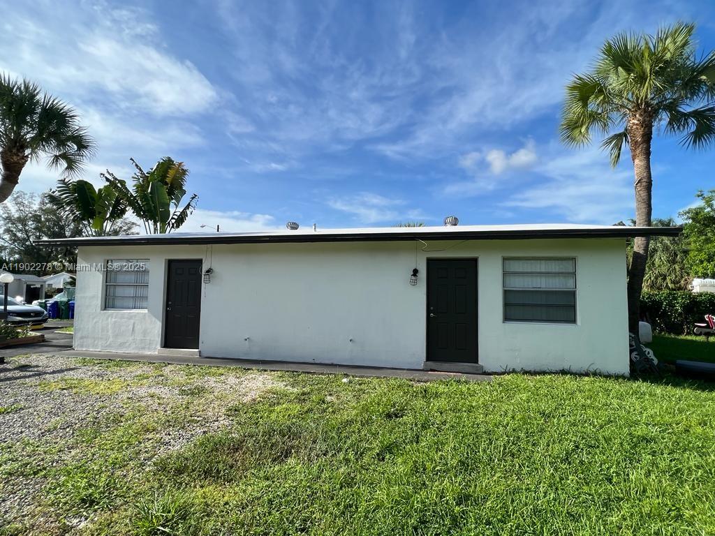 COLLIER GROVES - Residential Lease