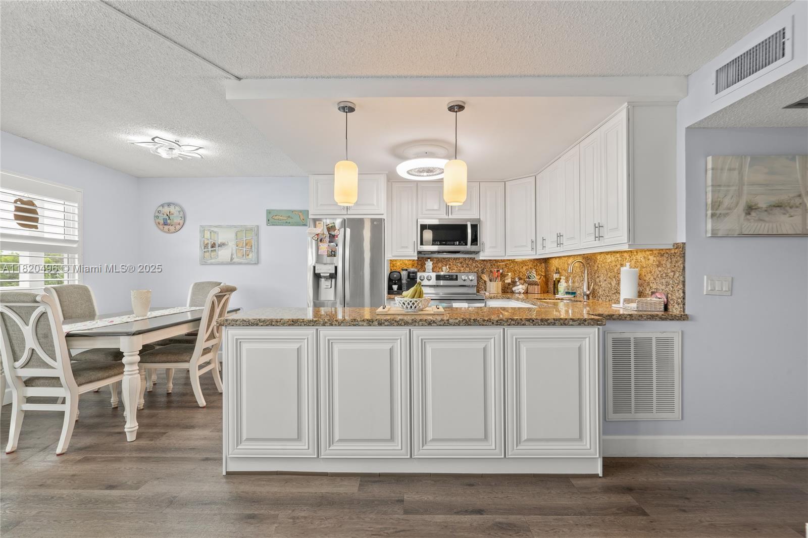 ELLESMERE B CONDO - Residential