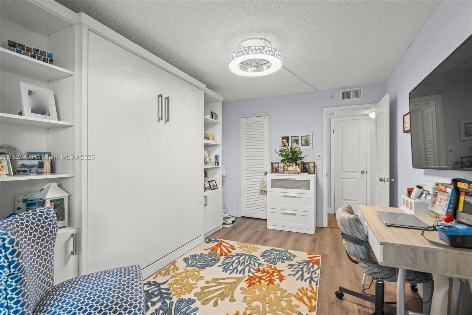 ELLESMERE B CONDO - Residential