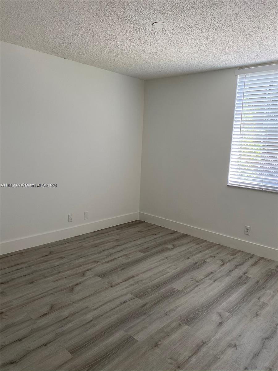 WINDWARD LAKES CONDO - Residential