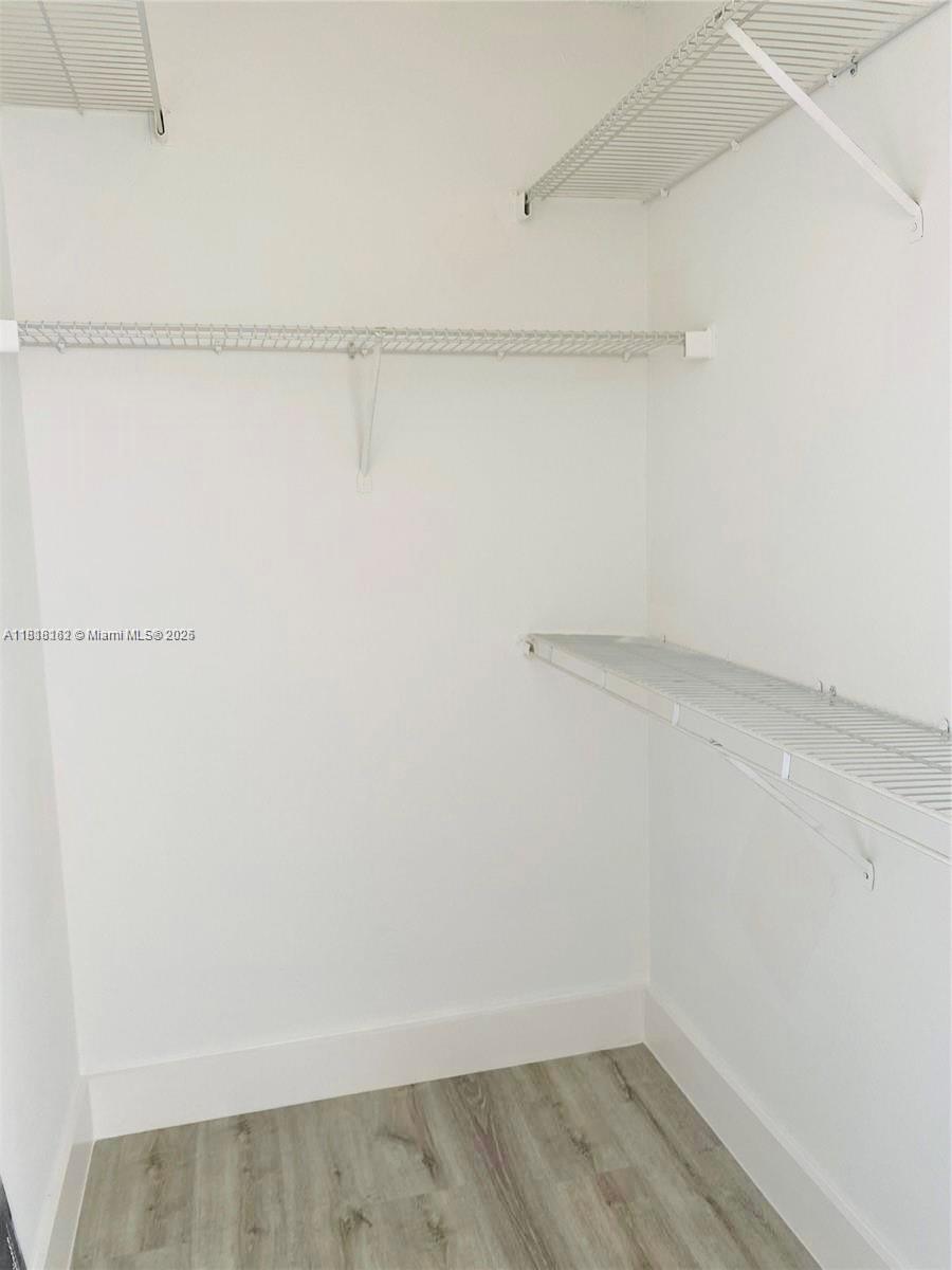 WINDWARD LAKES CONDO - Residential