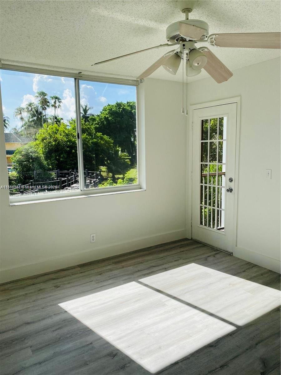 WINDWARD LAKES CONDO - Residential