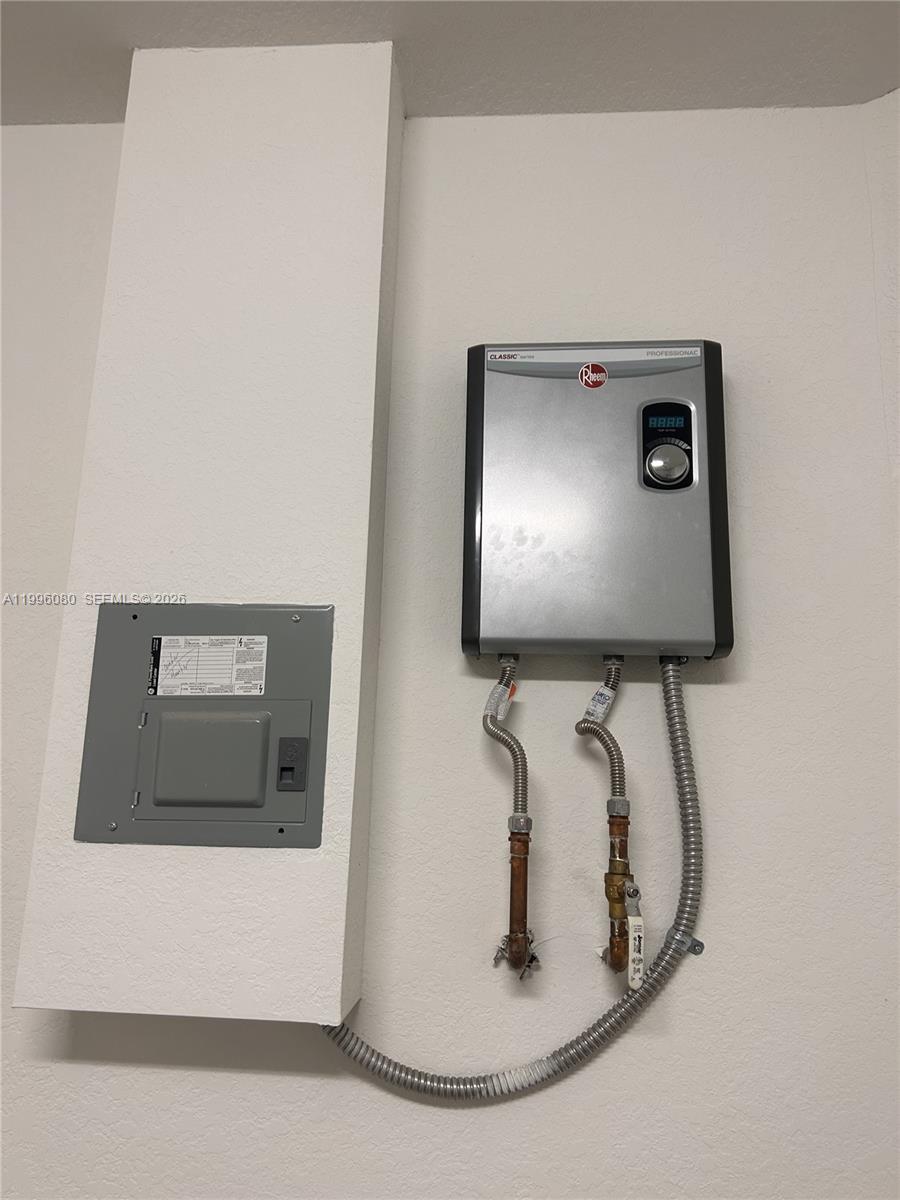 GOLF ESTS - Residential Lease