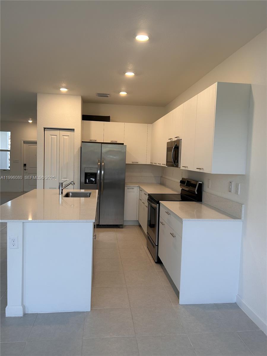 GOLF ESTS - Residential Lease