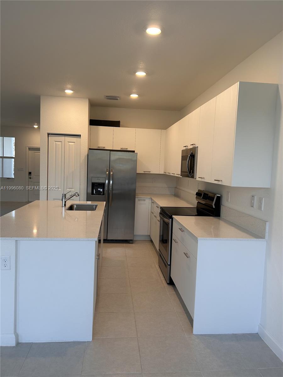 GOLF ESTS - Residential Lease