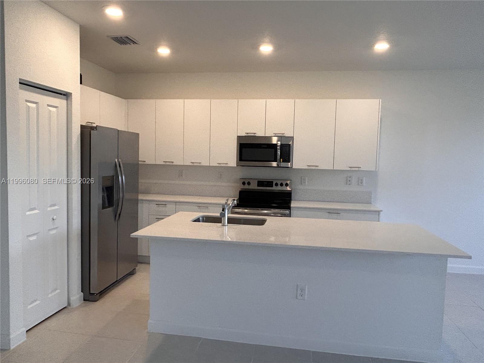 GOLF ESTS - Residential Lease