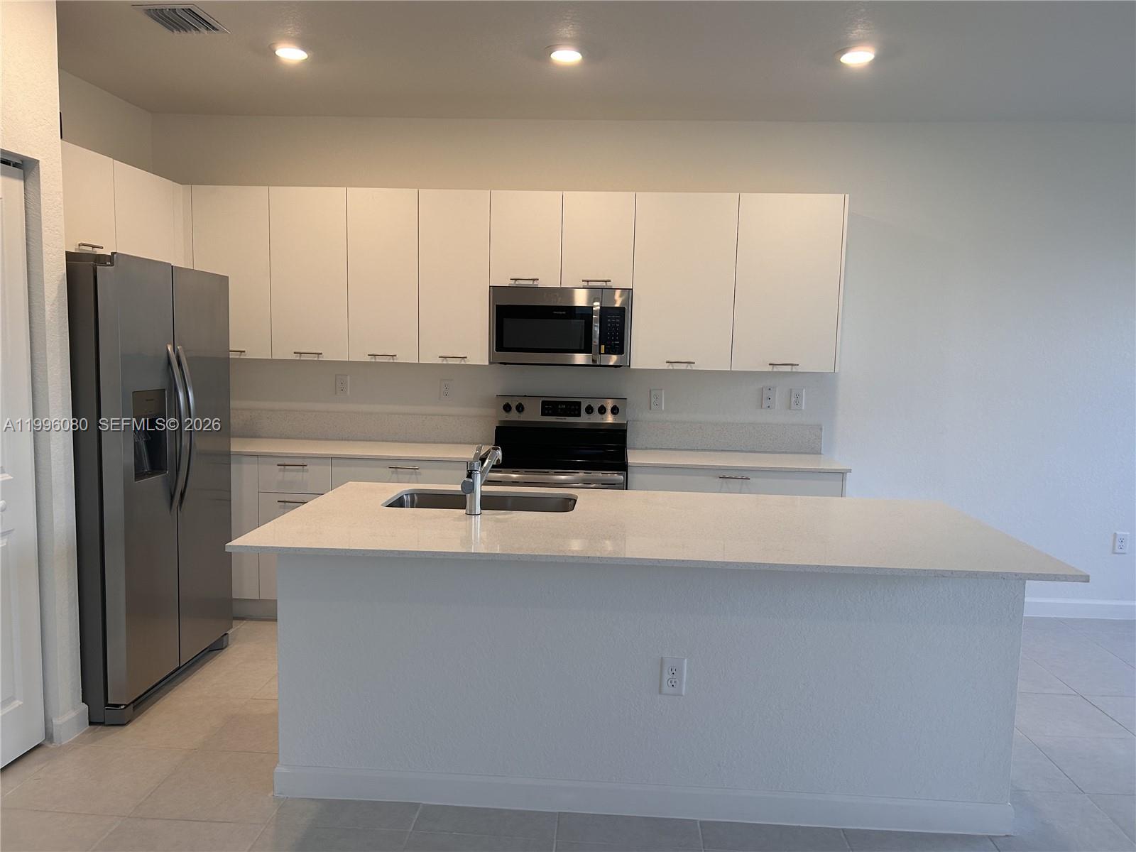 GOLF ESTS - Residential Lease