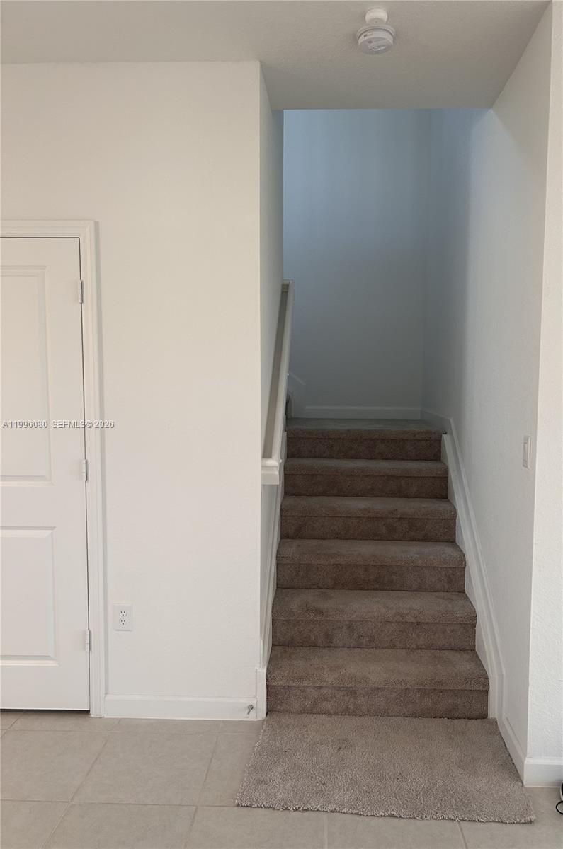 GOLF ESTS - Residential Lease