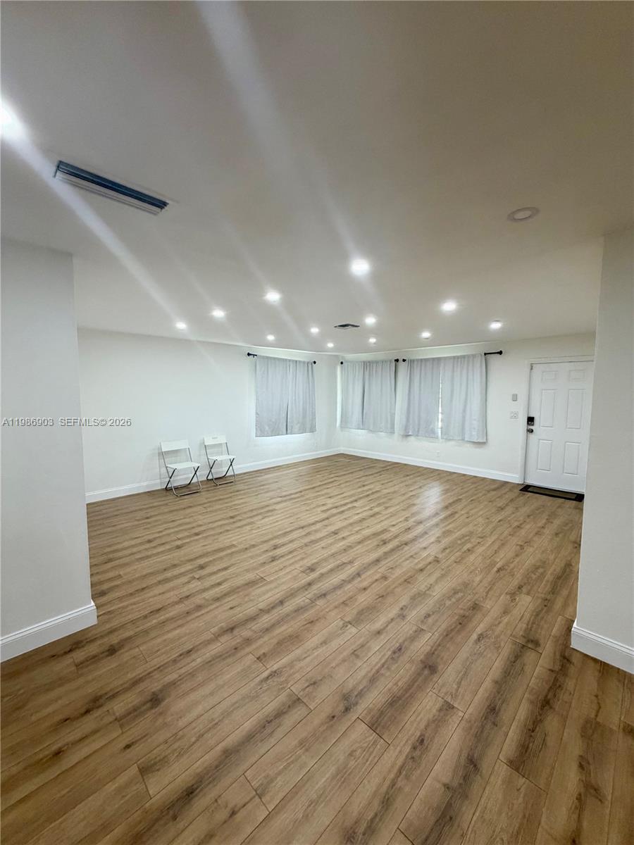 CASTILIAN COURT - Residential