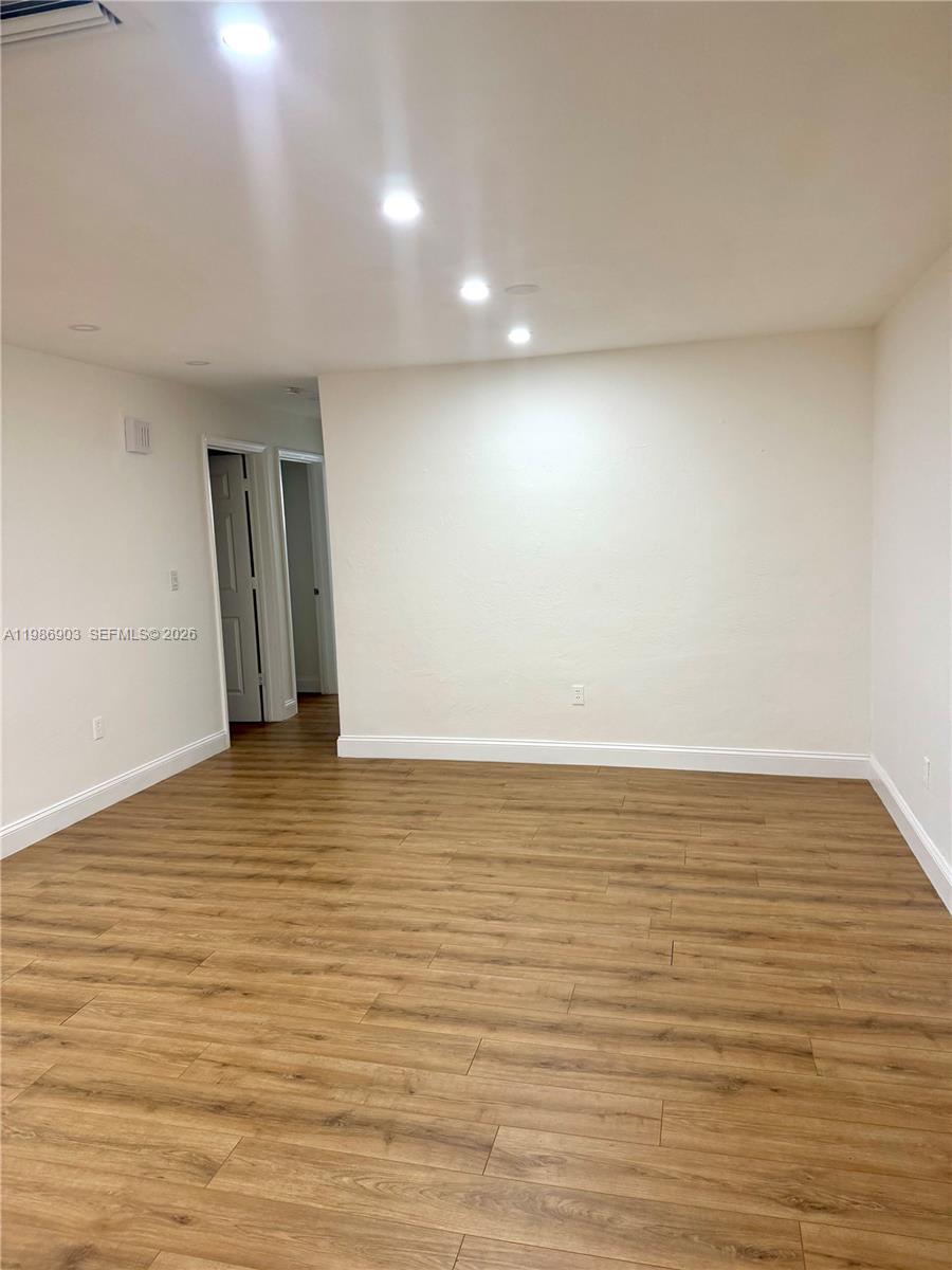 CASTILIAN COURT - Residential