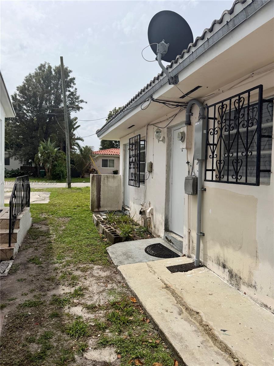 CASTILIAN COURT - Residential