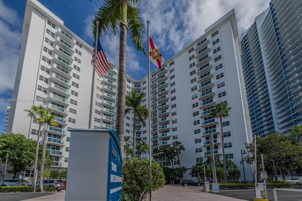 Photo of 3001 S Ocean Dr #809, Hollywood, FL 33019 (MLS # A11904191)