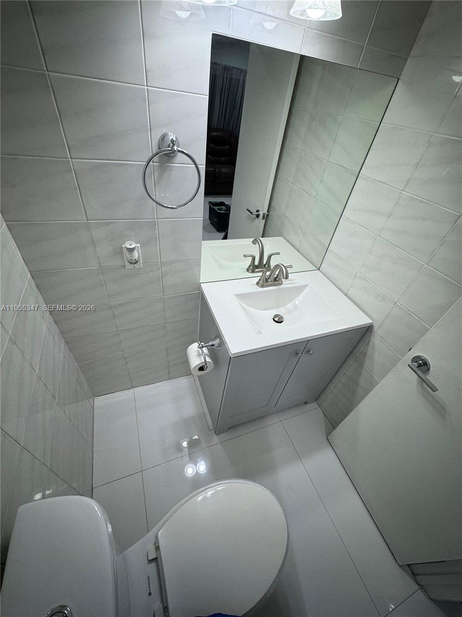 KENDALE WOODS NORTH CONDO - Residential