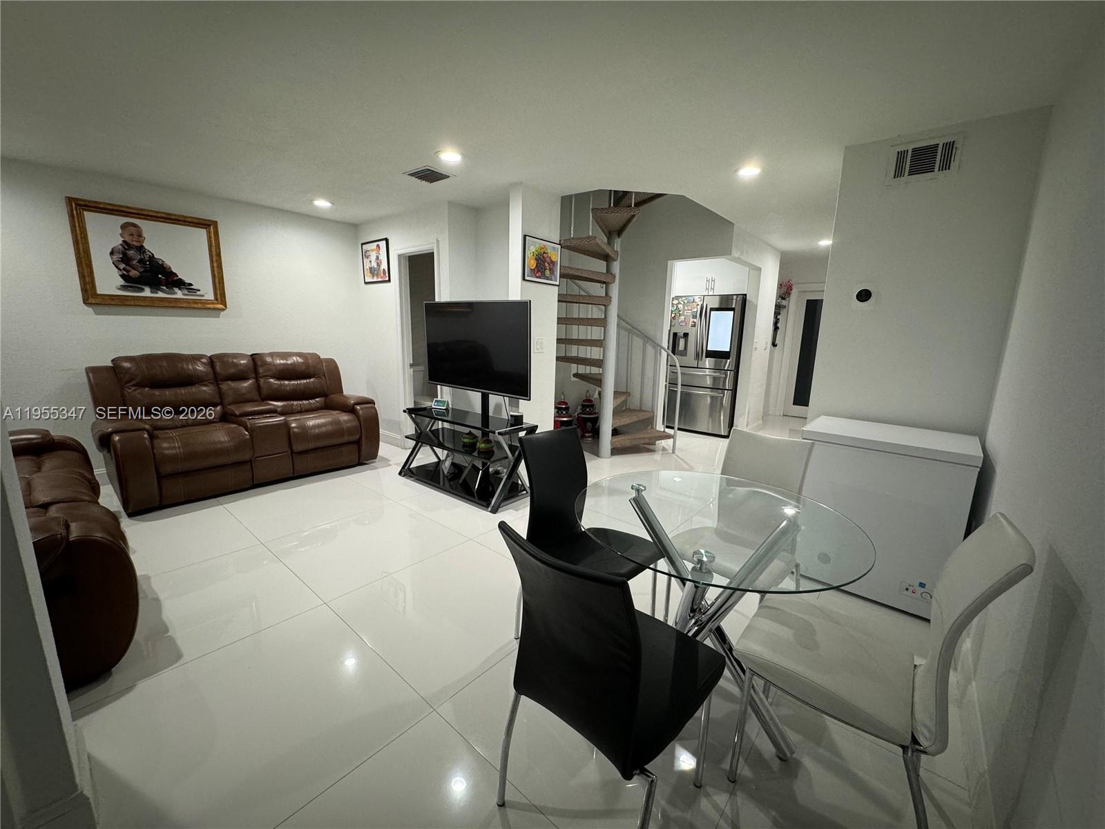 KENDALE WOODS NORTH CONDO - Residential