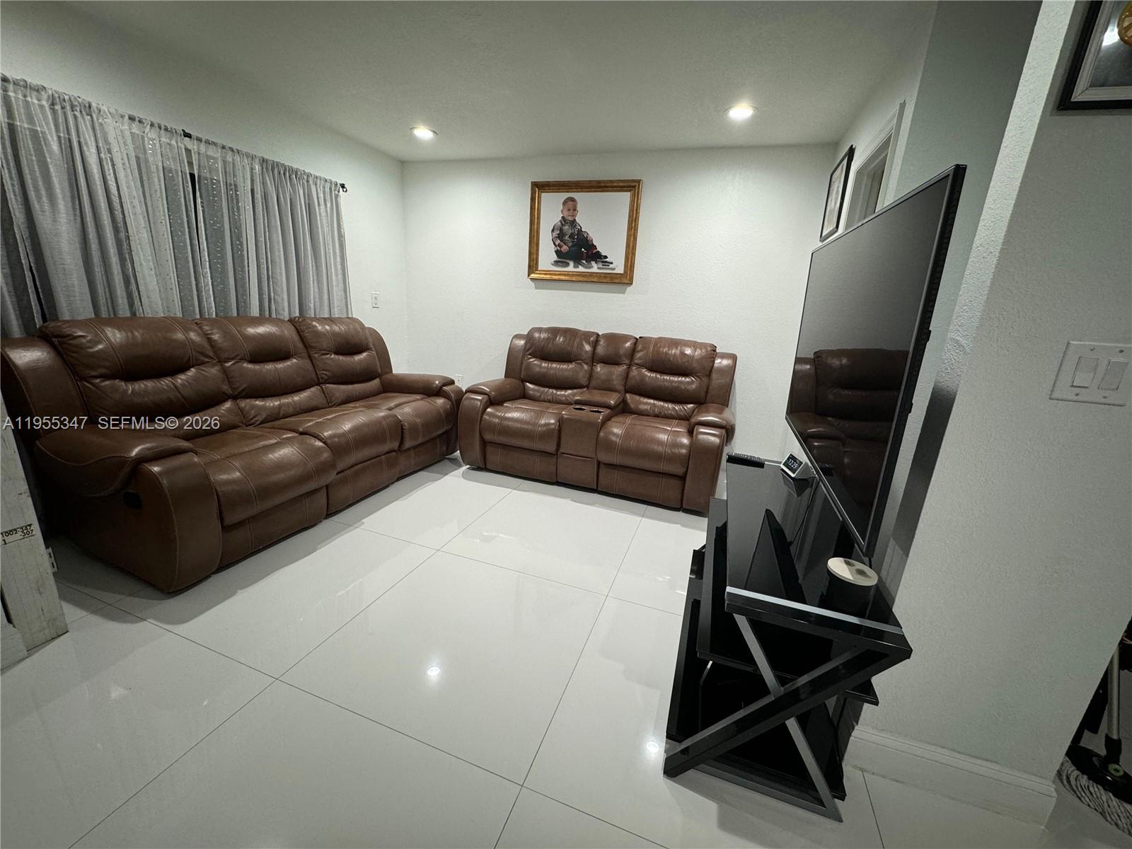 KENDALE WOODS NORTH CONDO - Residential