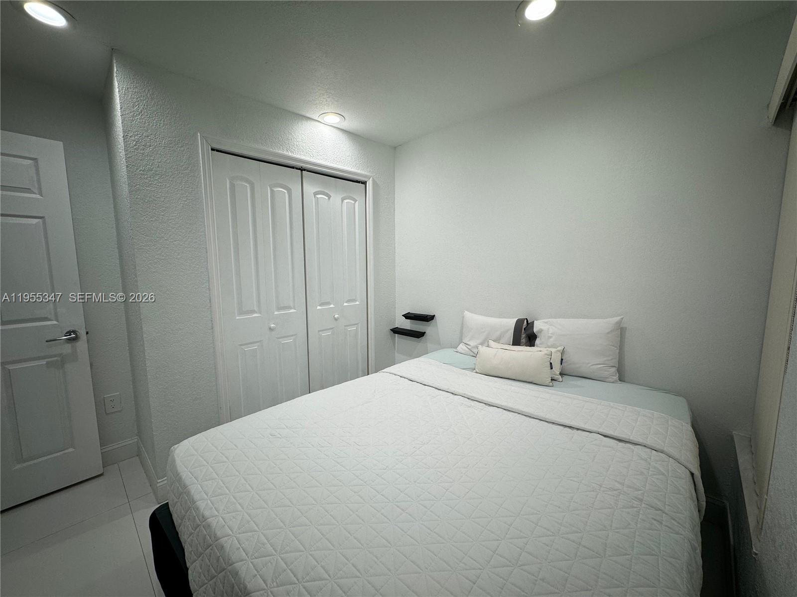 KENDALE WOODS NORTH CONDO - Residential