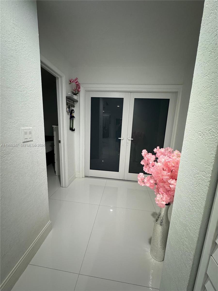 KENDALE WOODS NORTH CONDO - Residential