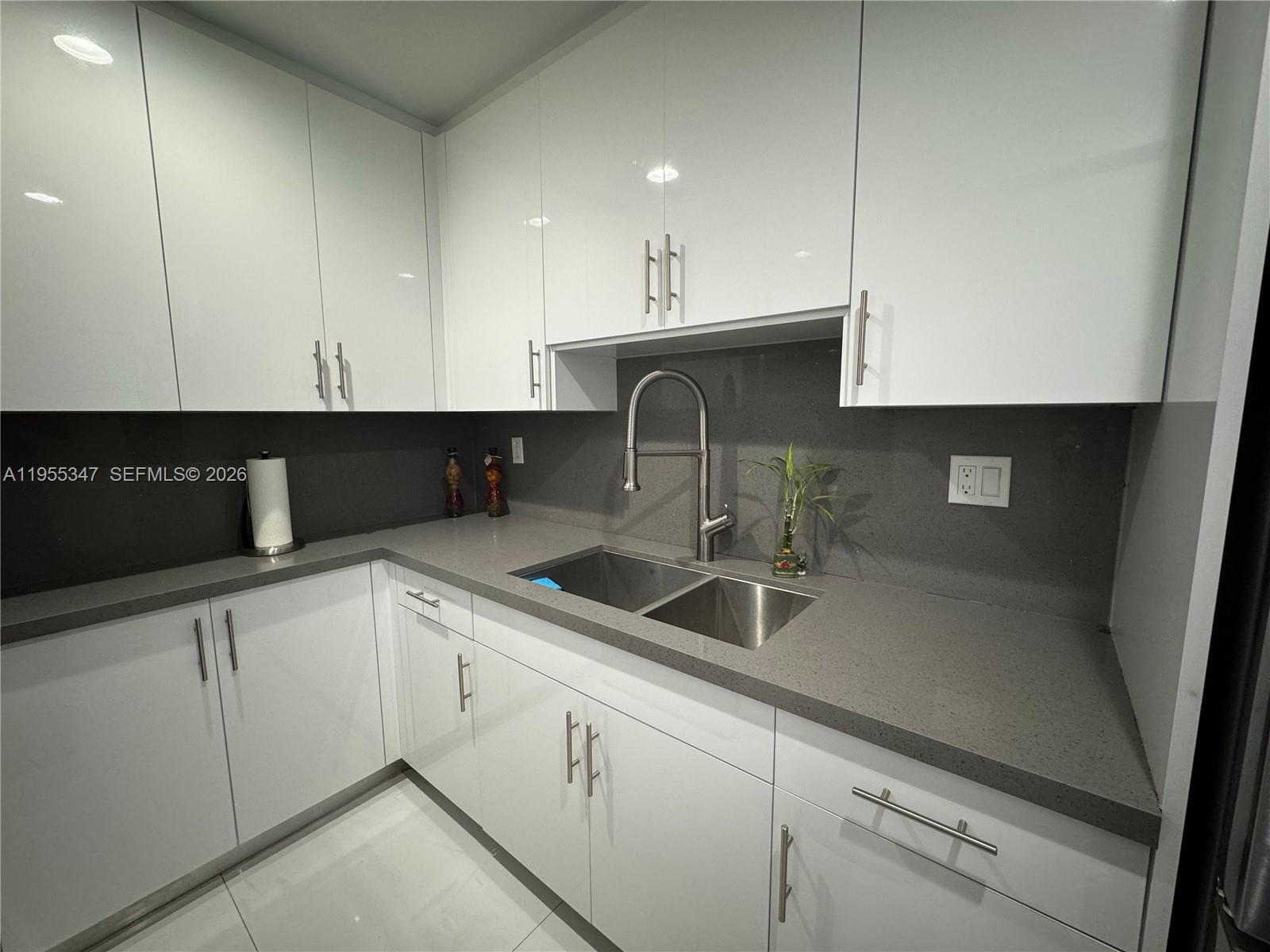 KENDALE WOODS NORTH CONDO - Residential