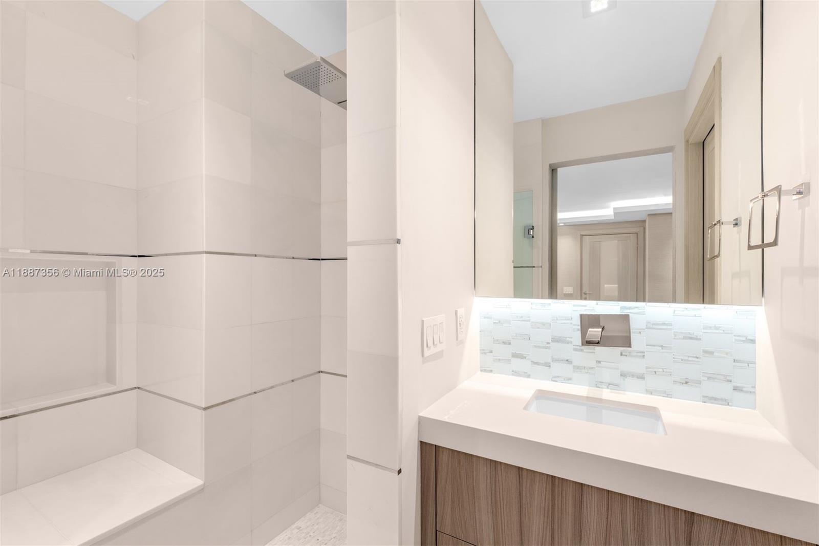 MARINA PALMS RESIDENCES N - Residential