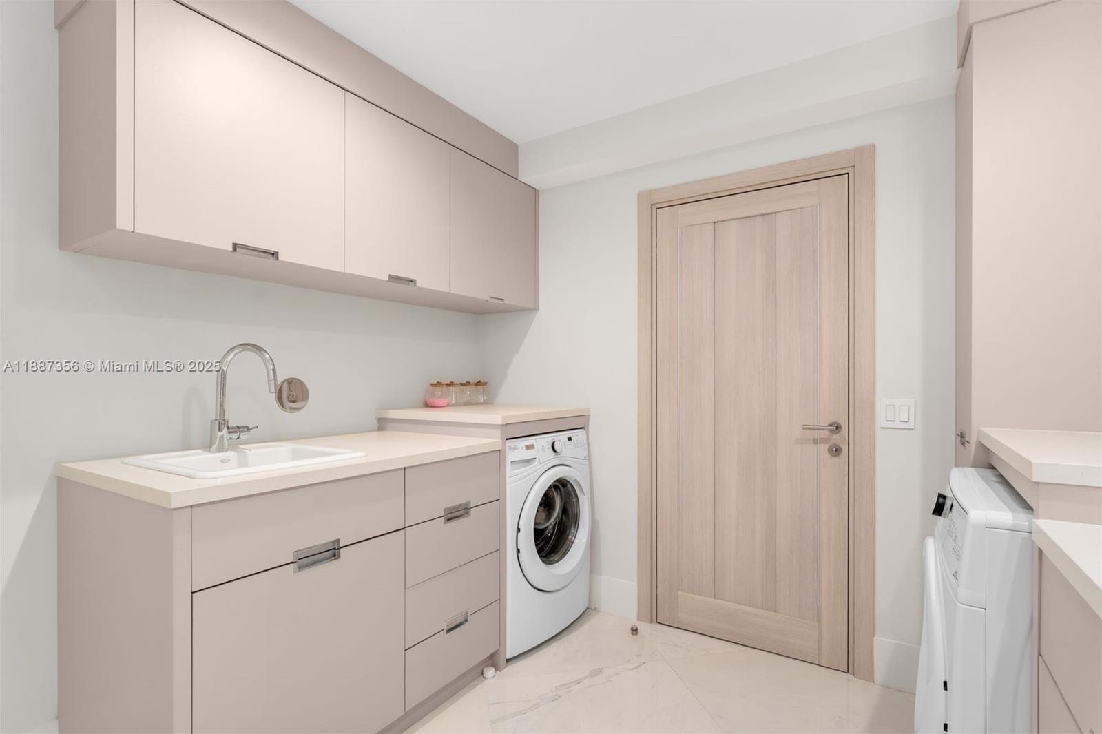 MARINA PALMS RESIDENCES N - Residential