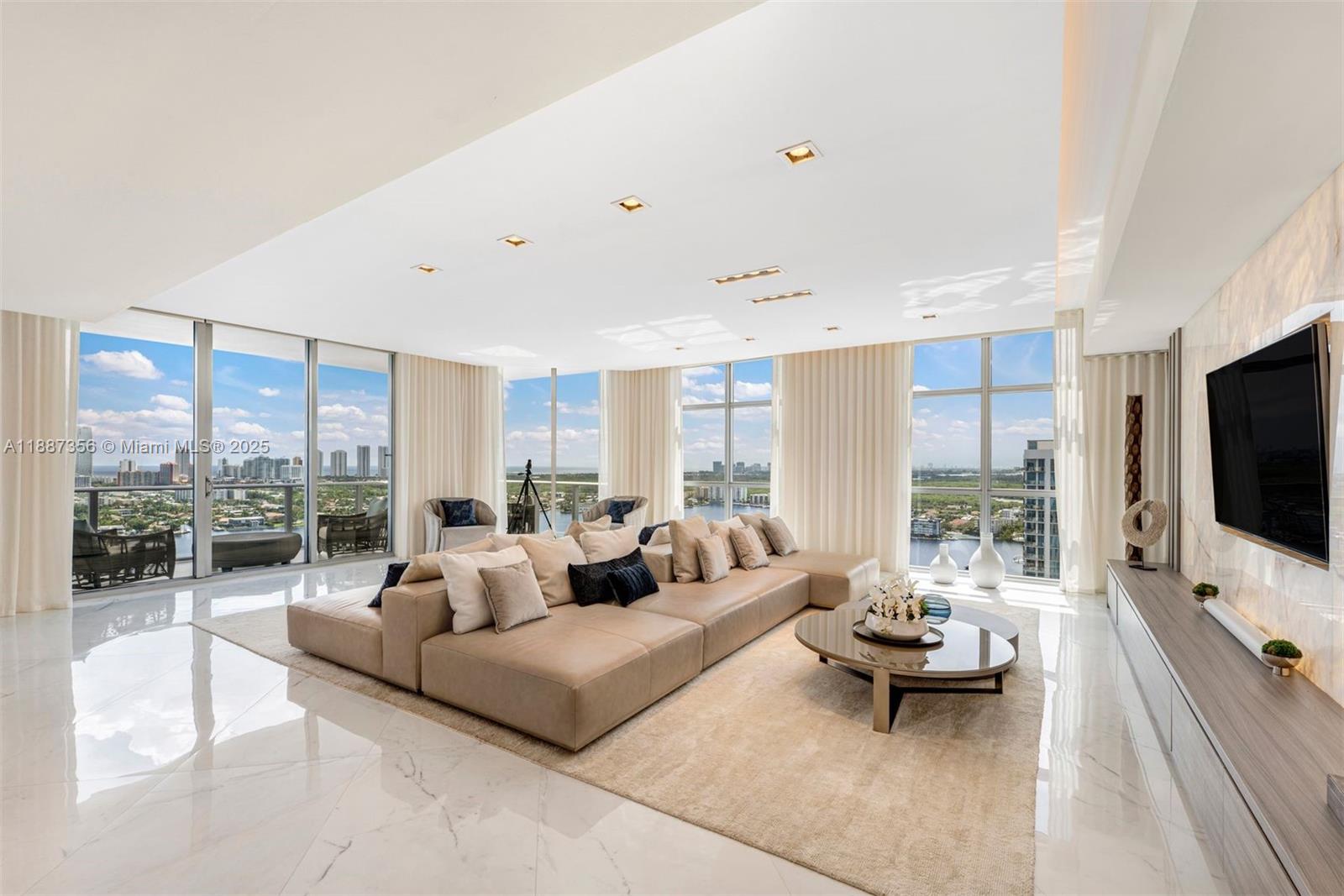 MARINA PALMS RESIDENCES N - Residential