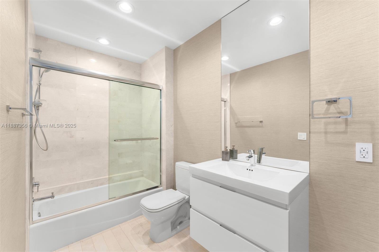 MARINA PALMS RESIDENCES N - Residential