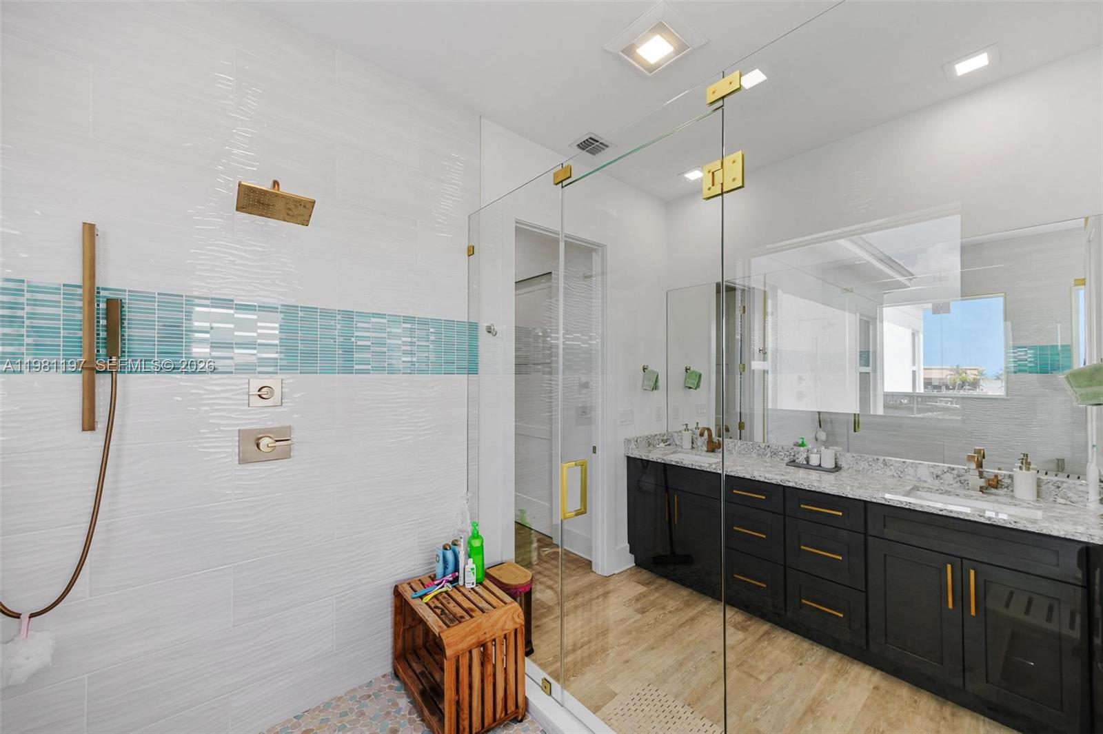 LATITUDE 24 (REPLAT OF PO - Residential